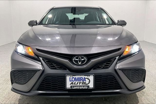 Used 2024 Toyota Camry SE FWD image 2