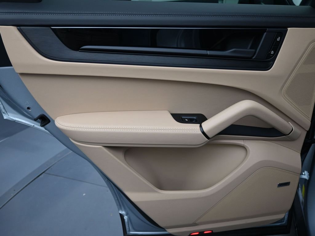 Certified 2025 Porsche Cayenne GTS image 24