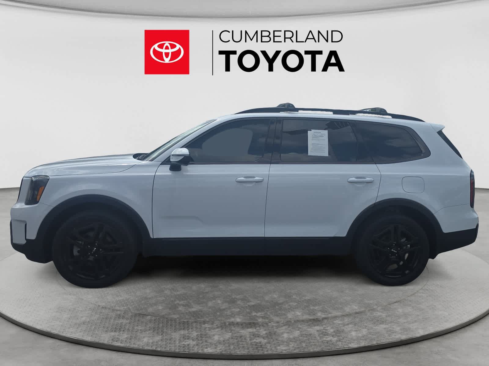 Used 2024 Kia Telluride SX X-Line AWD/4WD image 2