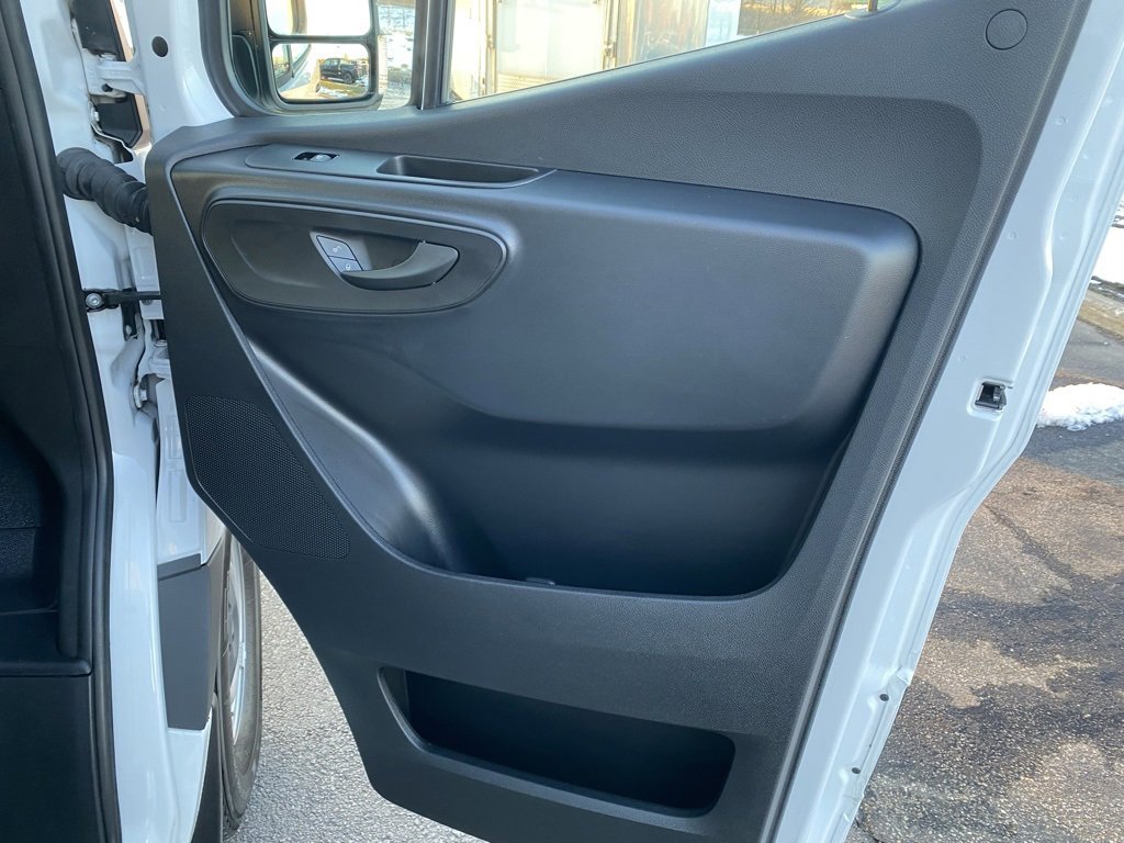 Used 2024 Mercedes-Benz Sprinter 2500 image 17