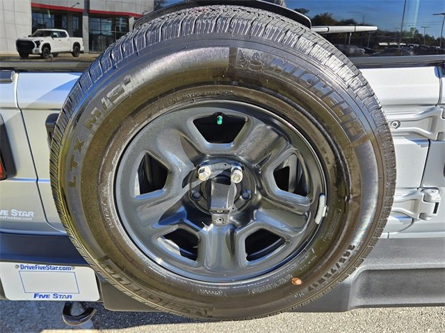 Used 2023 Jeep Wrangler Sport image 11