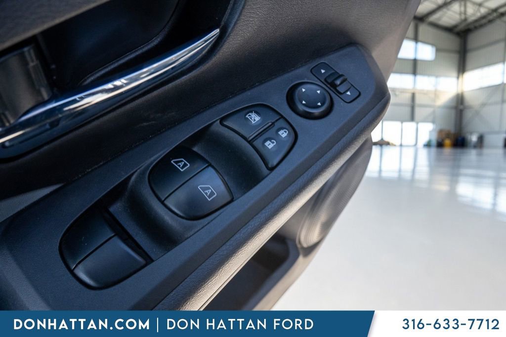 Used 2021 Nissan Kicks SR w/ SR Premium Package image 14