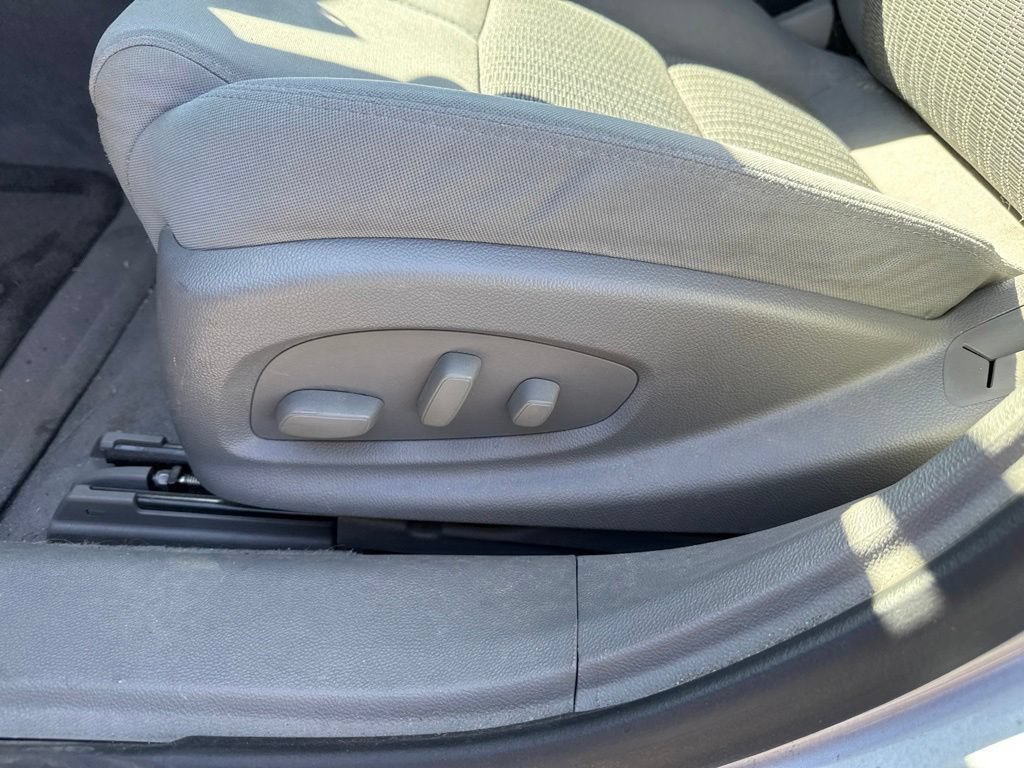 Used 2016 Chevrolet Impala LS FWD image 13