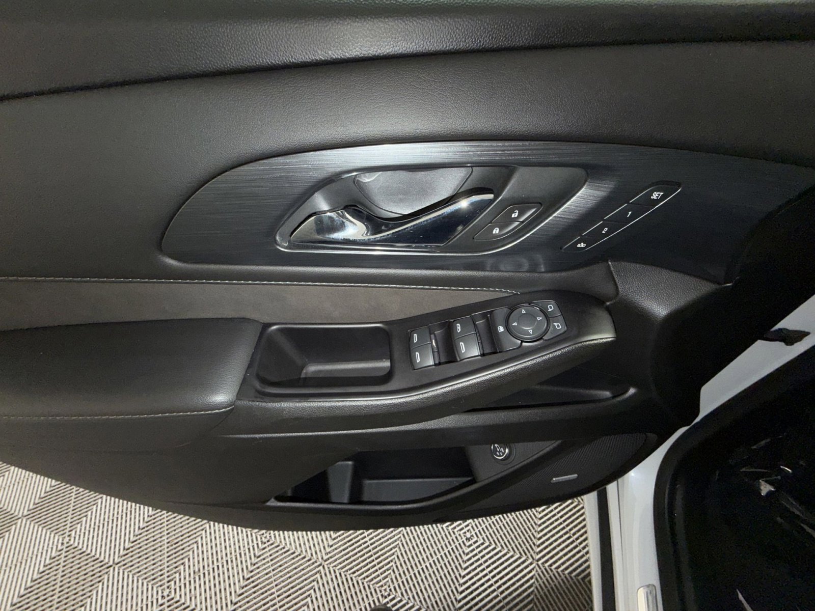 Used 2020 Chevrolet Traverse High Country w/ LPO, Floor Liner Package image 15