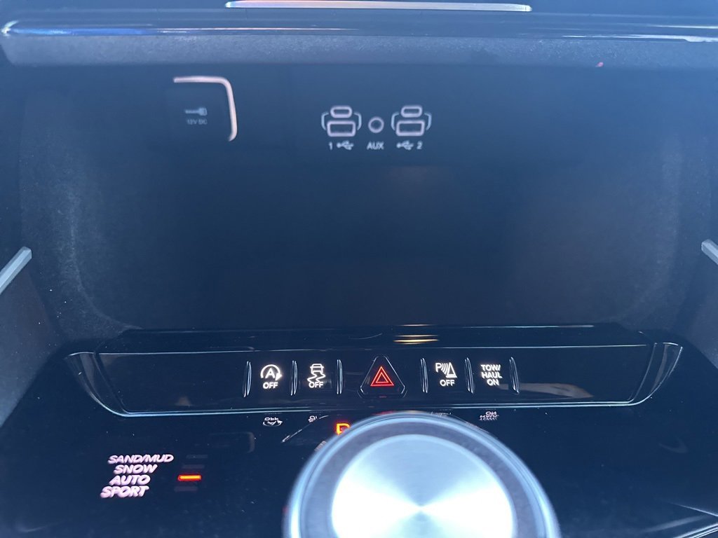 Used 2023 Jeep Wagoneer Base image 6