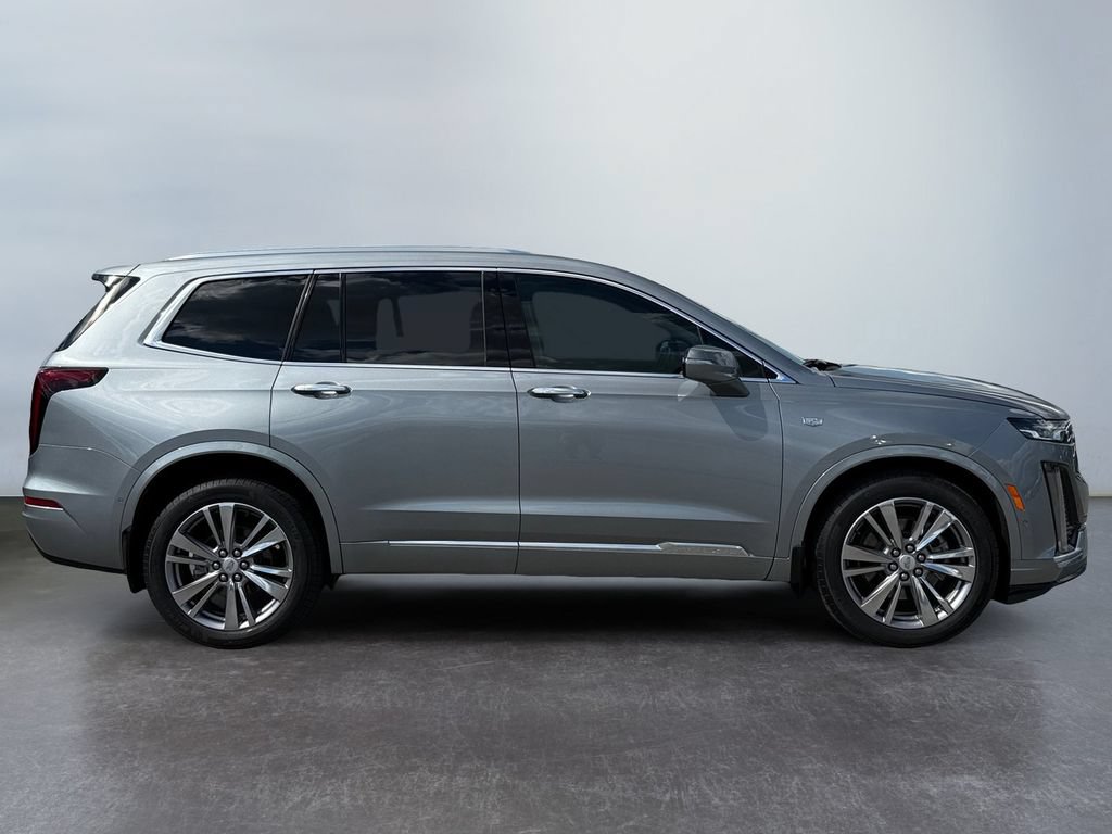 Used 2025 Cadillac XT6 Premium Luxury w/ Technology Package AWD/4WD image 2