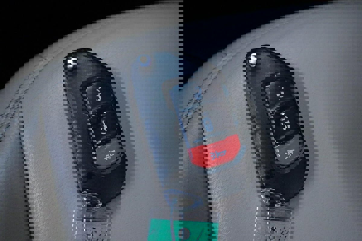 Used 2018 Jeep Wrangler Unlimited Sahara w/ Cold Weather Group image 24