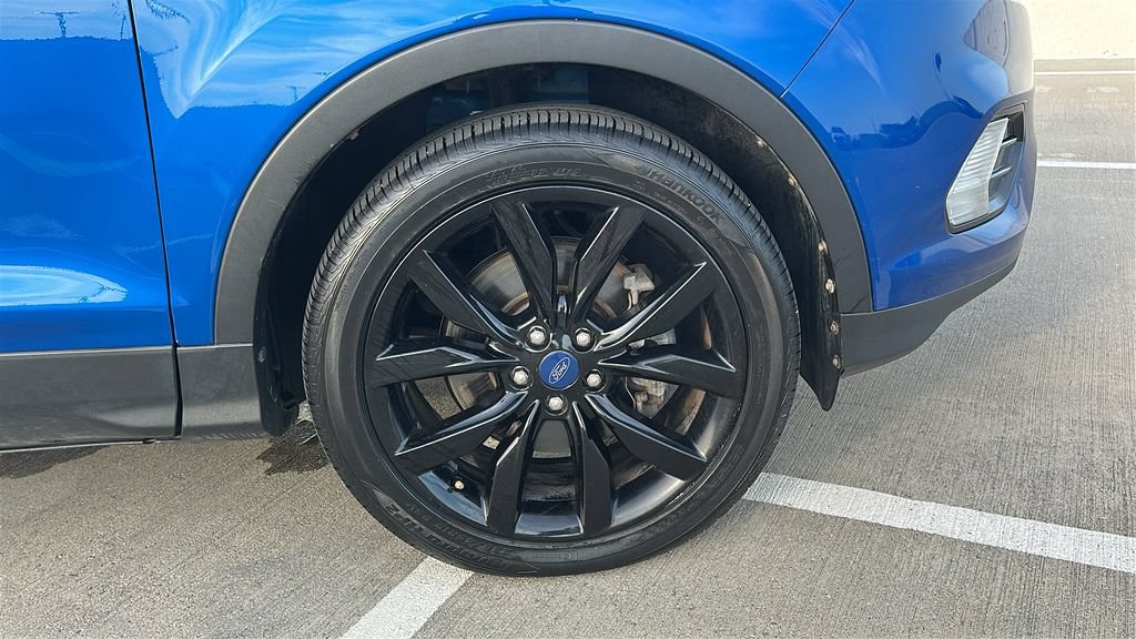 Used 2018 Ford Escape SE w/ SE Sport Appearance Package AWD/4WD image 16