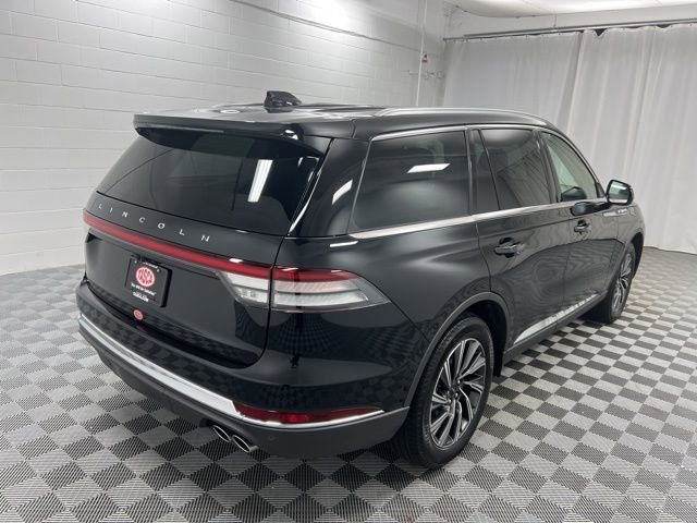 Used 2025 Lincoln Aviator AWD image 5