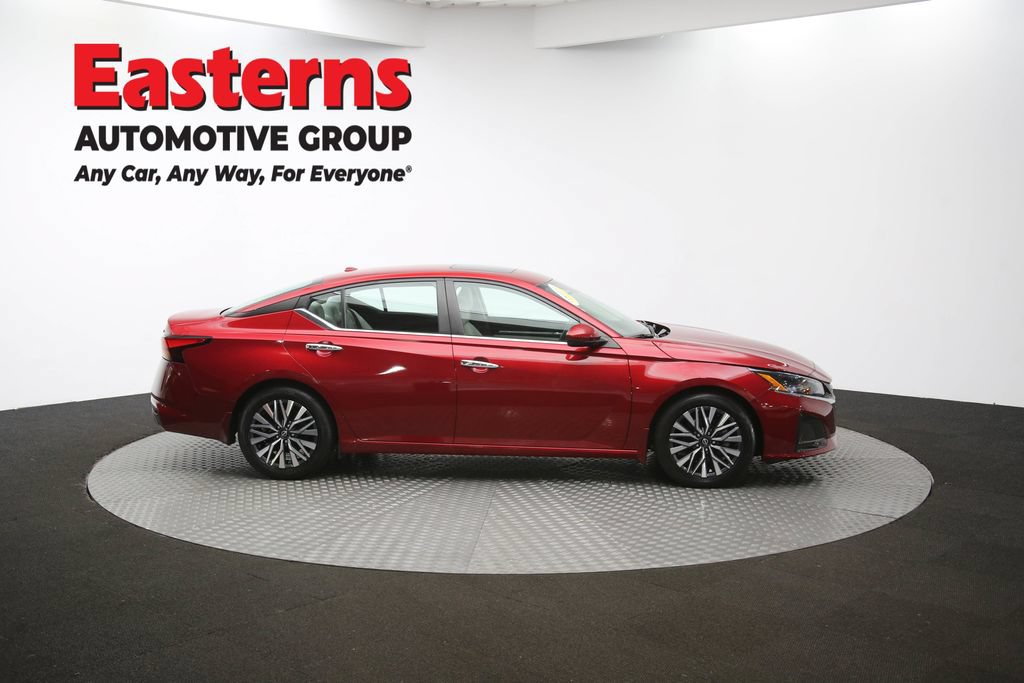 Used 2023 Nissan Altima 2.5 SV w/ SV Premium Package FWD image 45