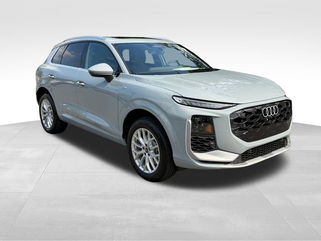 New 2026 Audi Q3 quattro 2.0T AWD/4WD image 3