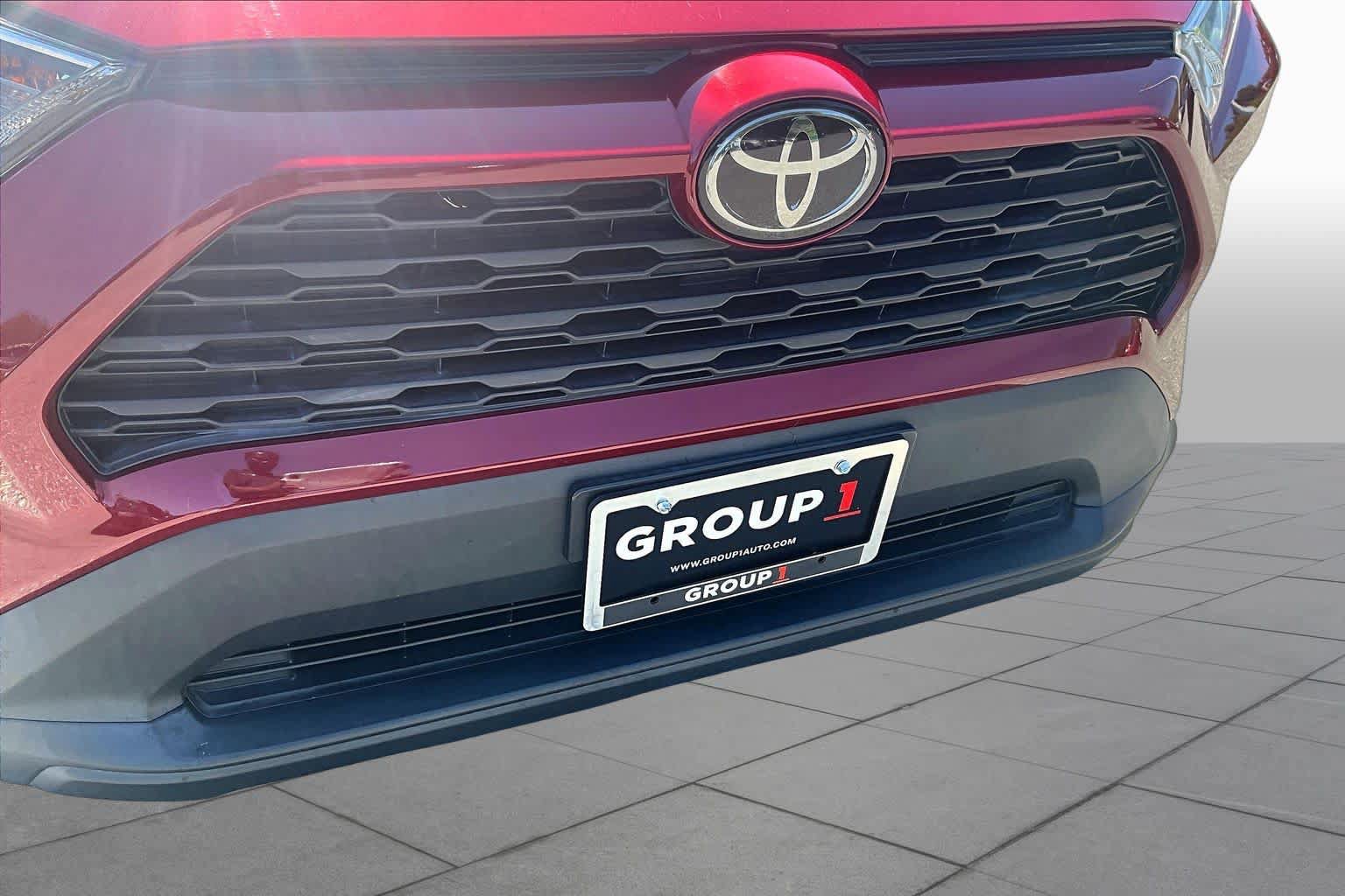 Used 2021 Toyota RAV4 XLE AWD/4WD image 29