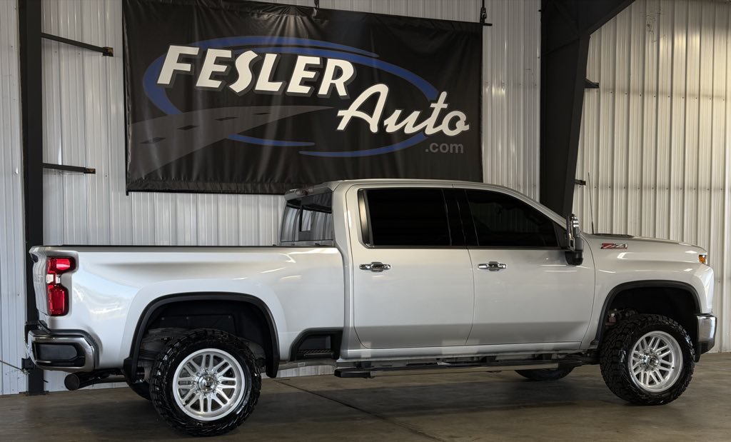 Used 2020 Chevrolet Silverado 2500 LTZ w/ LTZ Premium Package AWD/4WD image 14