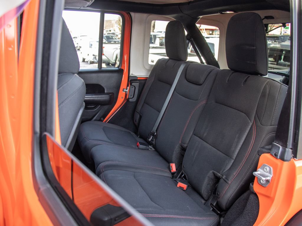 Used 2018 Jeep Wrangler Unlimited Rubicon w/ Safety Group AWD/4WD image 19