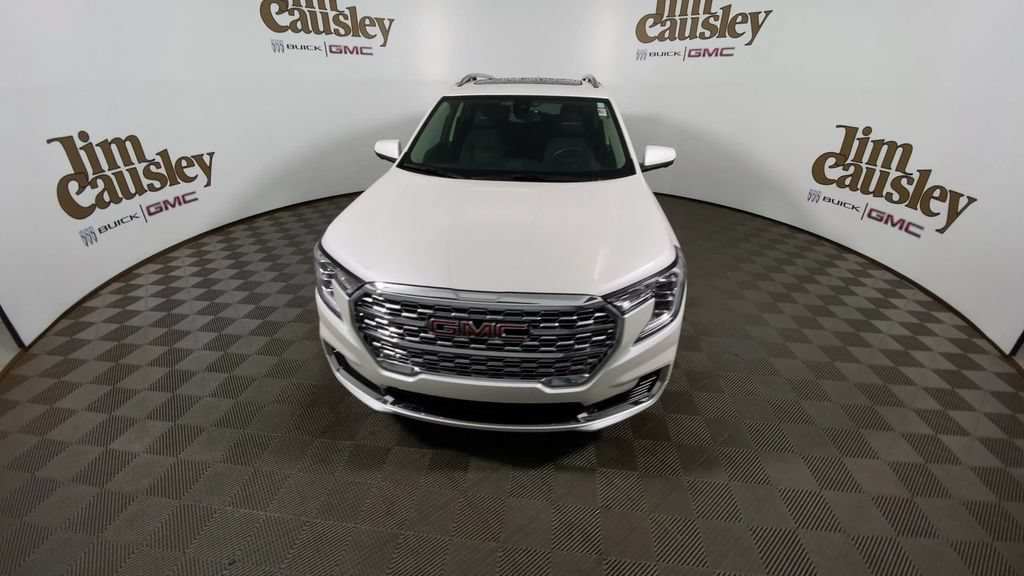 Certified 2023 GMC Terrain Denali w/ Denali Premium Package AWD/4WD image 3