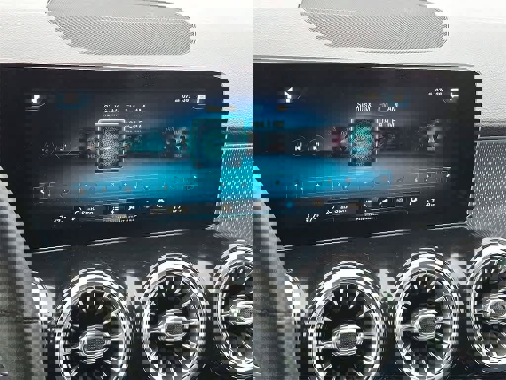 Used 2021 Mercedes-Benz GLB 250 4MATIC image 14