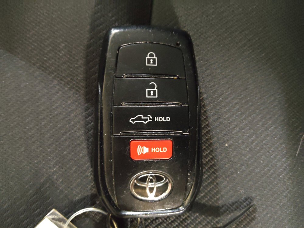 Used 2022 Toyota Tundra SR5 w/ SR5 Convenience Package AWD/4WD image 32