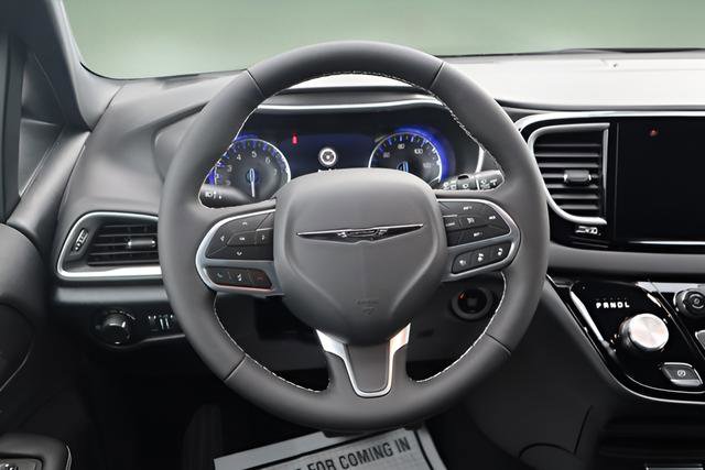 New 2026 Chrysler Voyager LX image 10