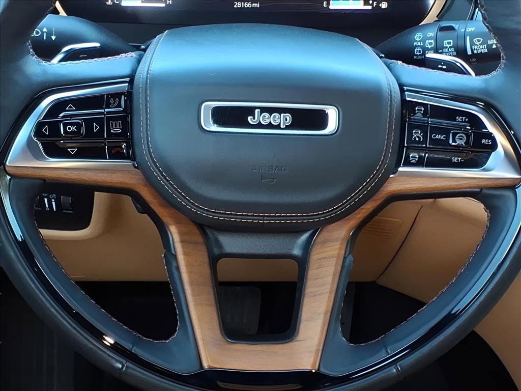 Used 2023 Jeep Grand Cherokee L Summit image 6