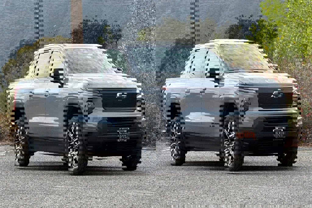 New 2026 Chevrolet Silverado EV W/T w/ LPO, Custom Package image 2