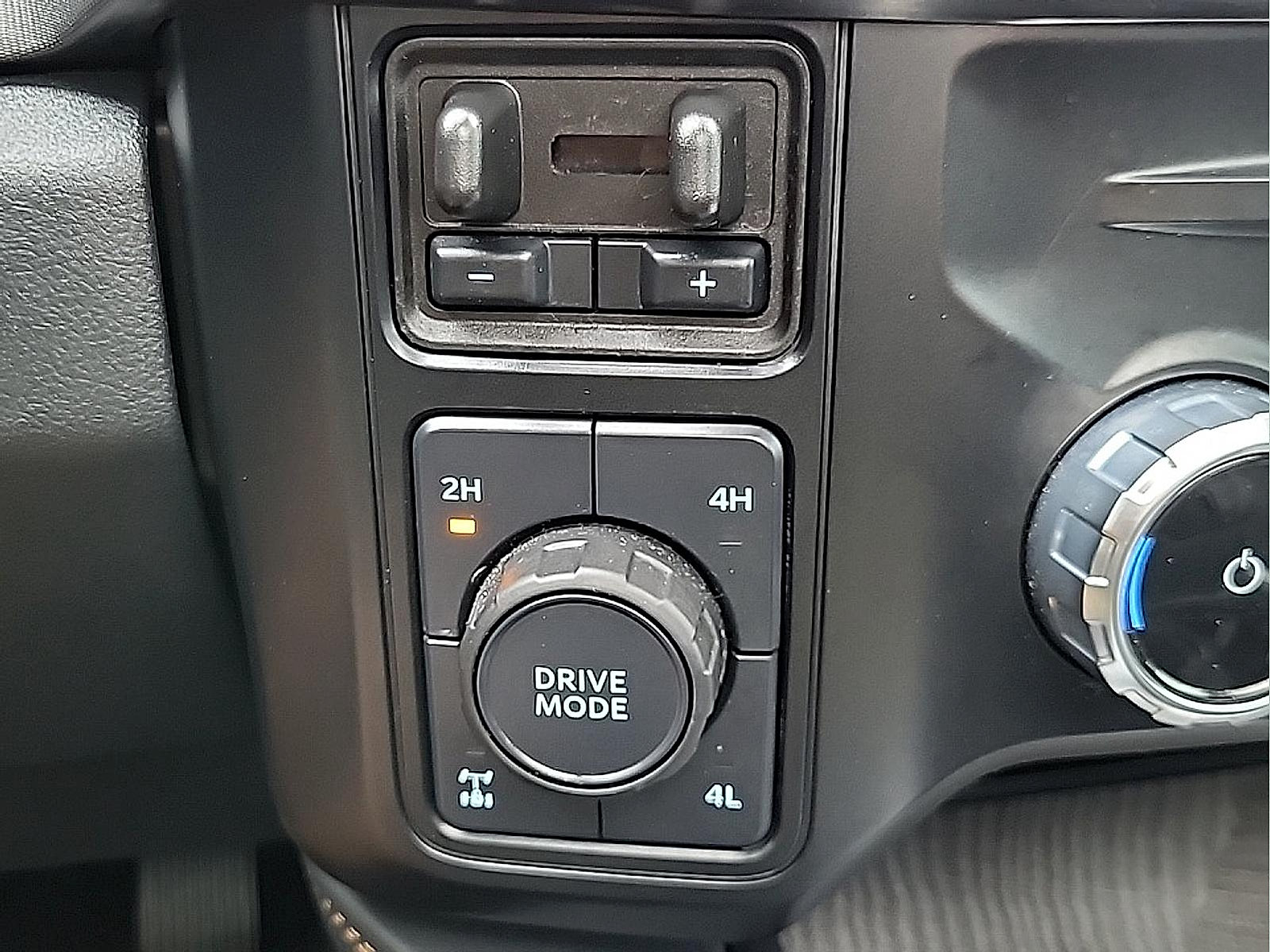 Used 2024 Ford F350 Platinum AWD/4WD image 60