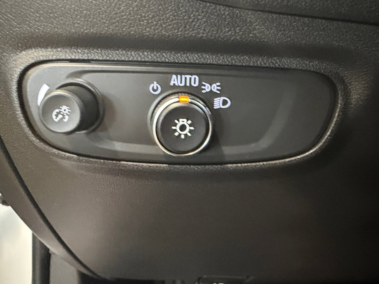 Used 2024 Chevrolet Equinox LS image 25