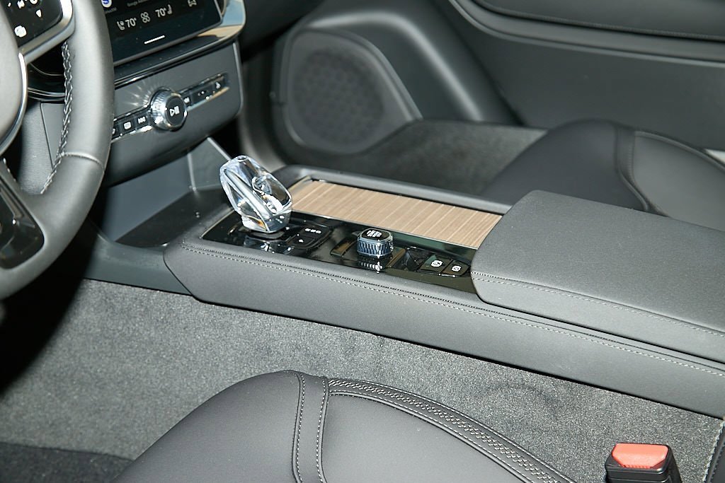 New 2025 Volvo XC90 B6 Plus w/ Protection Package Premier image 15