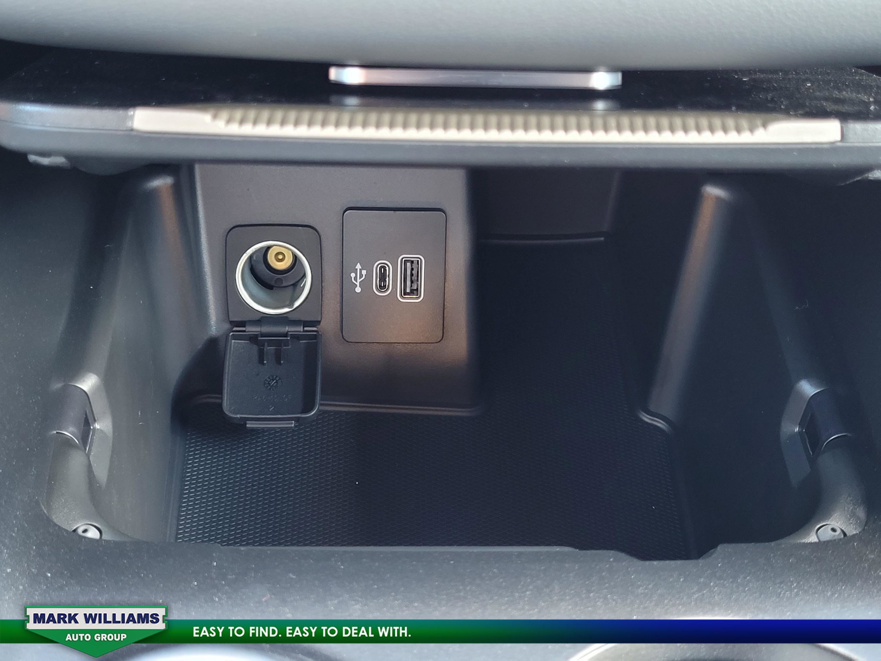 Used 2025 Ford Explorer Active w/ Active Comfort Package image 21