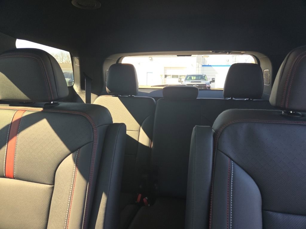 New 2026 Chevrolet Traverse RS w/ LPO, Floor Liner Package image 10