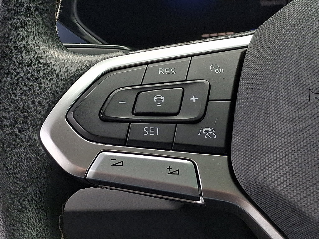 Used 2022 Volkswagen Taos SE AWD/4WD image 17