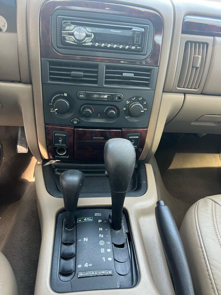 Used 2001 Jeep Grand Cherokee Limited AWD/4WD image 29