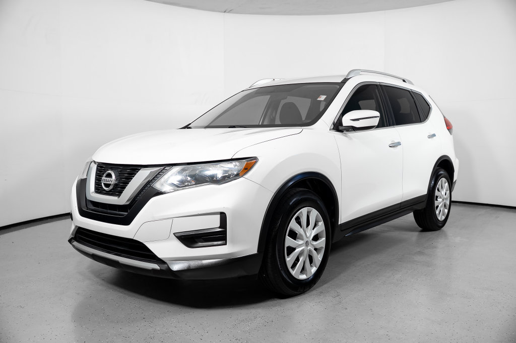 Used 2017 Nissan Rogue S w/ S Appearance Package FWD image 16