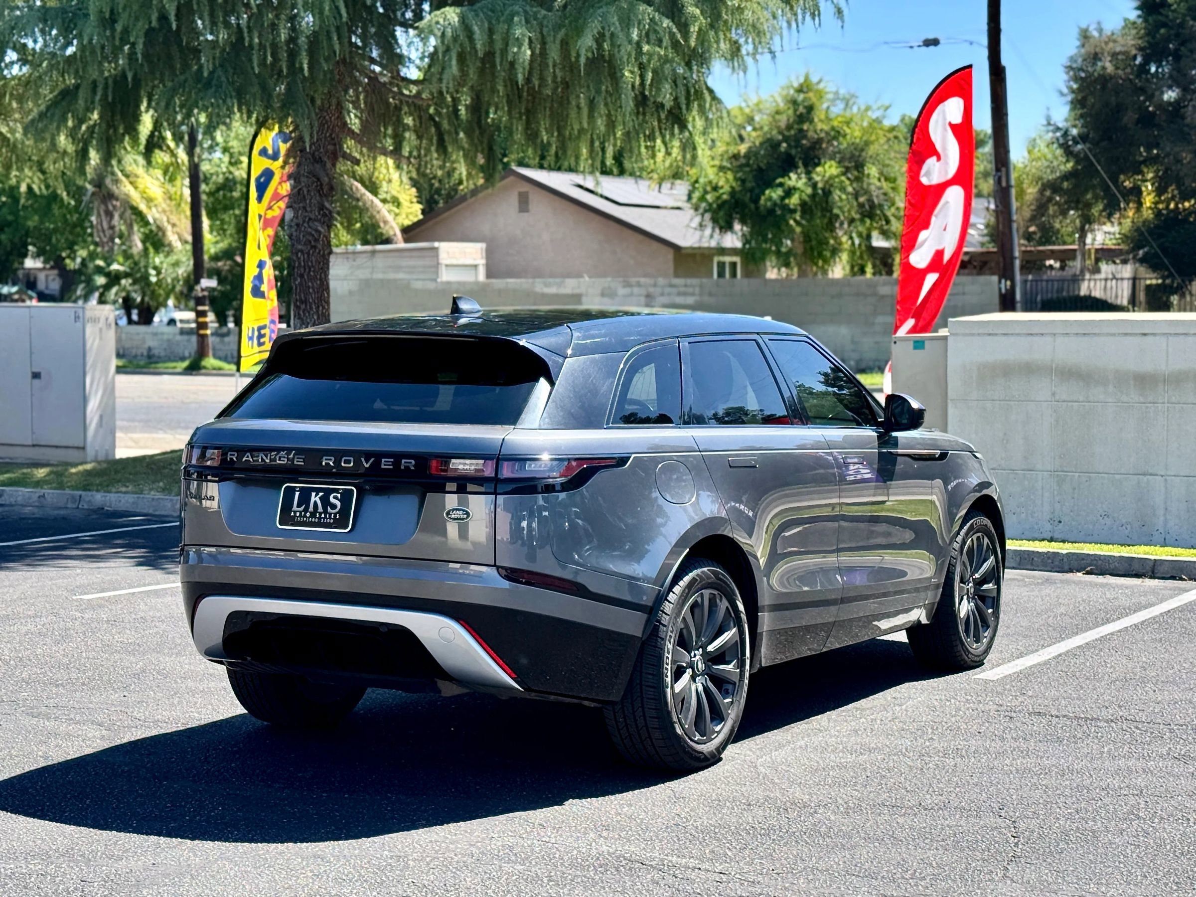 Used 2019 Land Rover Range Rover Velar R-Dynamic SE AWD/4WD image 5