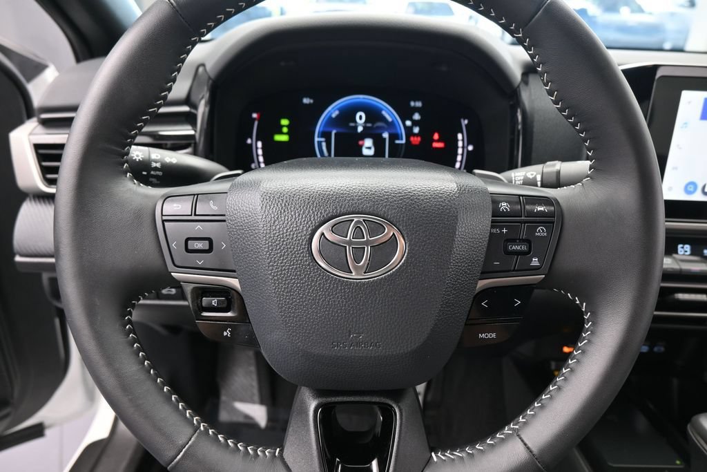 Used 2026 Toyota Camry SE FWD image 16