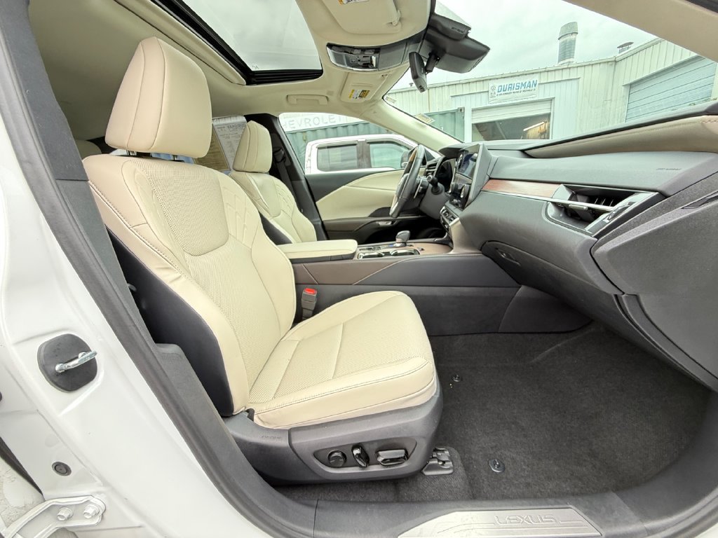 Used 2024 Lexus RX 350 Premium w/ Accessory Package AWD/4WD image 25