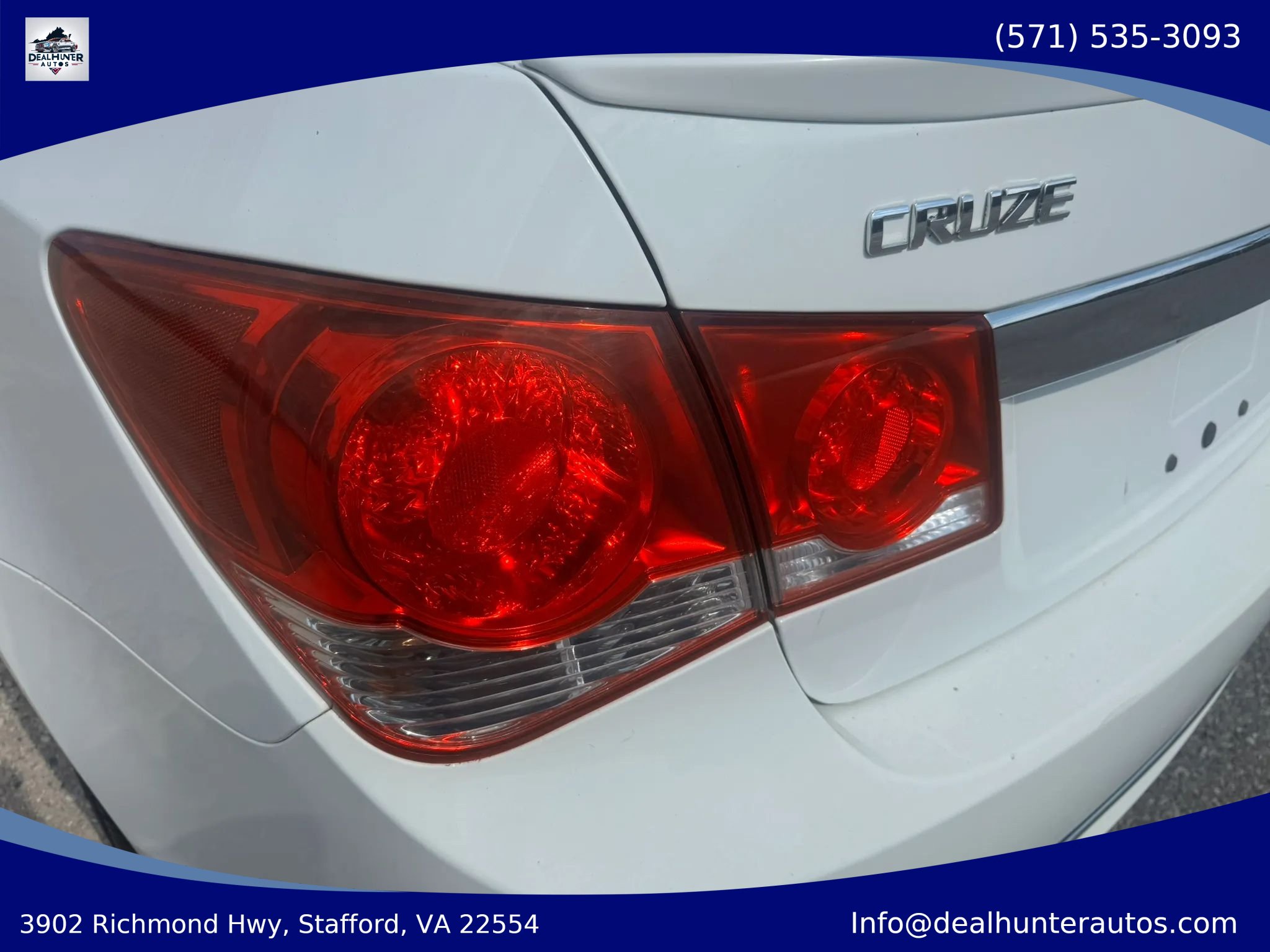 Used 2015 Chevrolet Cruze LTZ w/ Sun, Sound and Sport Package FWD image 9