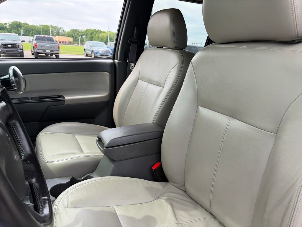 Used 2005 GMC Canyon SLE AWD/4WD image 16