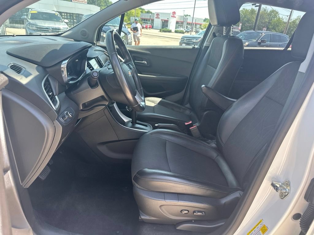 Used 2019 Chevrolet Trax LT w/ LT Convenience Package AWD/4WD image 14