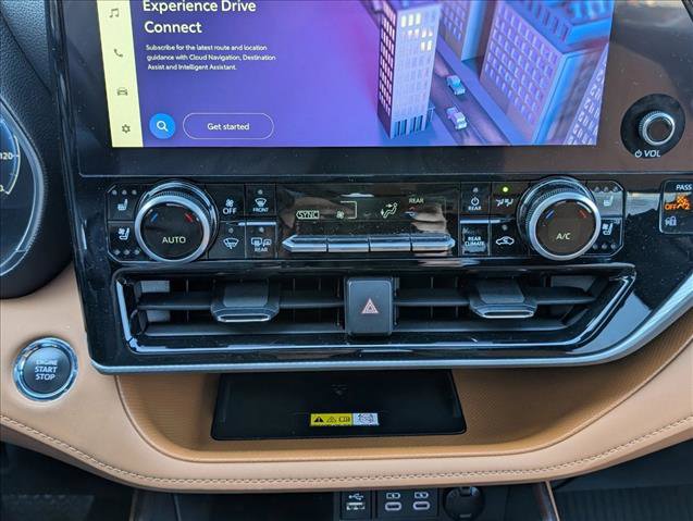 Used 2023 Toyota Highlander Platinum image 15