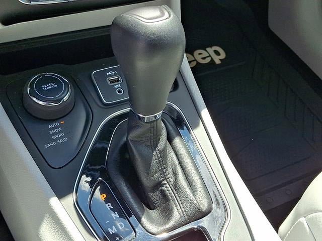Used 2021 Jeep Cherokee Limited AWD/4WD image 16