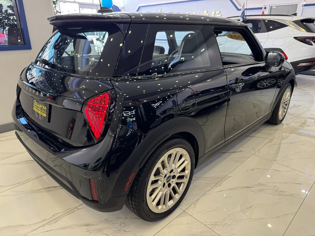 Used 2025 MINI Cooper S image 4