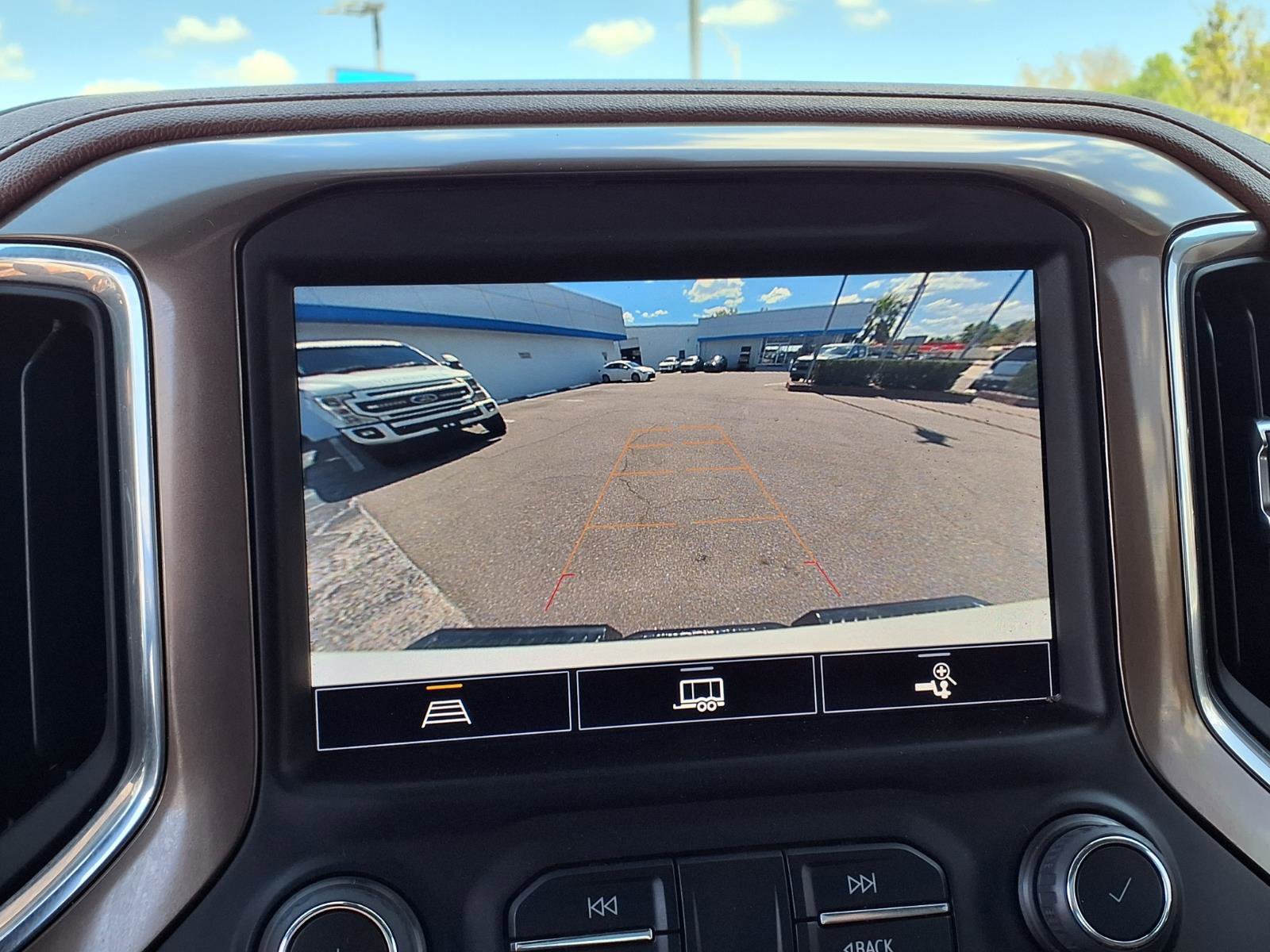 Certified 2022 Chevrolet Silverado 1500 High Country w/ Safety Package II AWD/4WD image 12