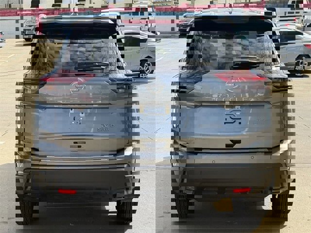 Used 2024 Nissan Rogue SV w/ SV Premium Package image 5