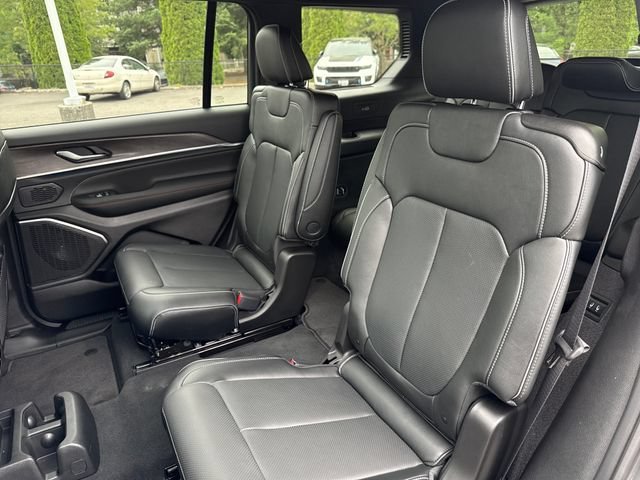 New 2025 Jeep Grand Cherokee L Overland AWD/4WD image 18