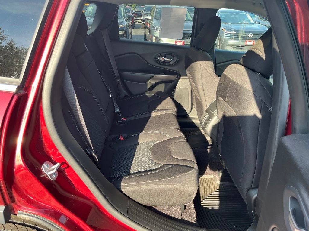 Used 2019 Jeep Cherokee Latitude w/ Popular Appearance Group FWD image 45