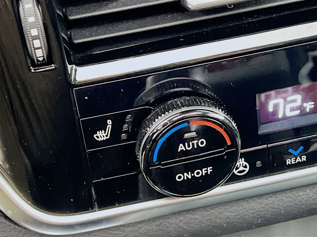 Used 2023 Nissan Rogue SL w/ SL Premium Package image 19