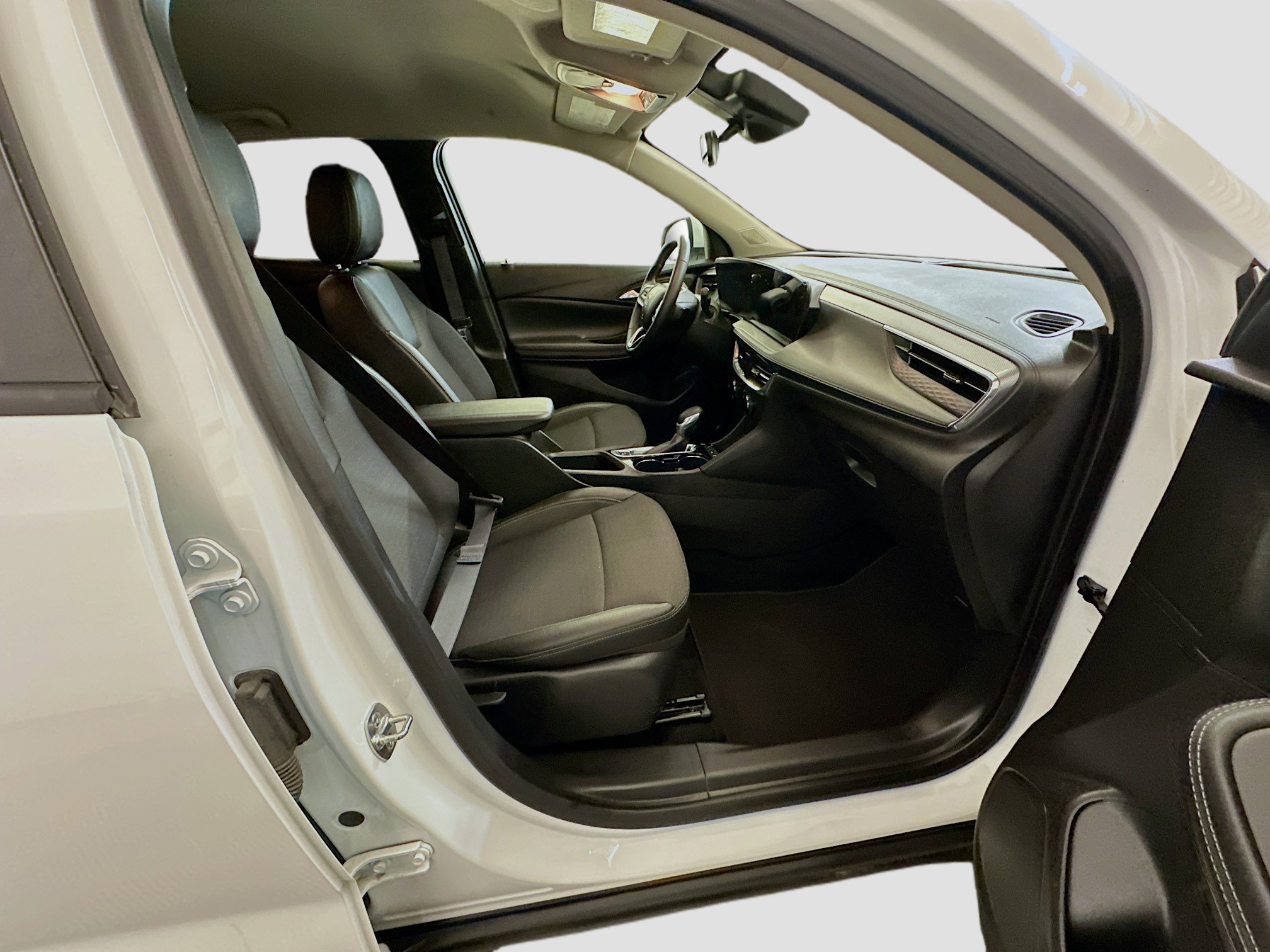 Used 2025 Buick Encore GX Preferred image 32