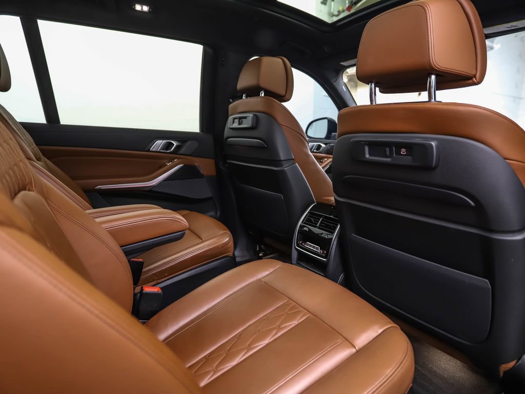 Certified 2022 BMW X7 M50i image 28