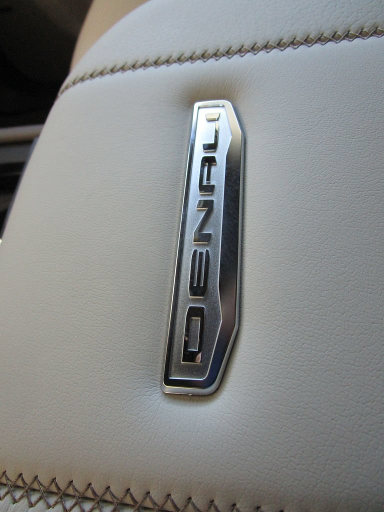 New 2026 GMC Yukon XL Denali w/ Advanced Technology Package RWD image 37