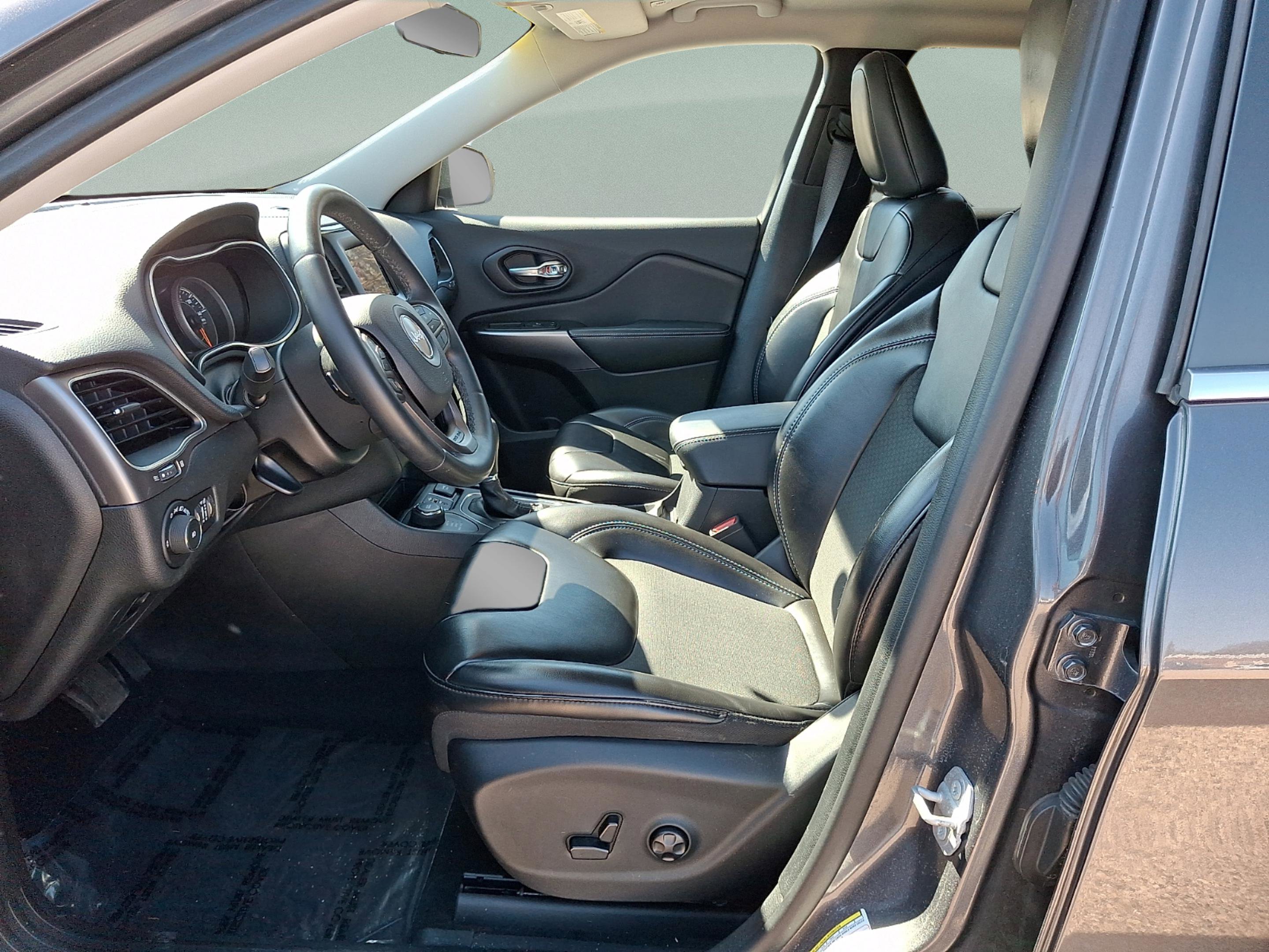 Certified 2019 Jeep Cherokee Latitude Plus image 14